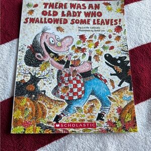 Scholastic Book with Illustrations for Kids (3-5 Years Old)